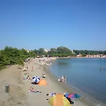 Apartament 1 *
