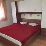 Apartament 1 *
