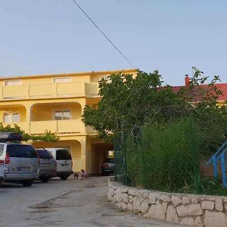 1 Apartament *