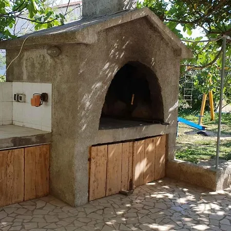 Apartament 1 *