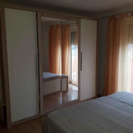 Apartament 1