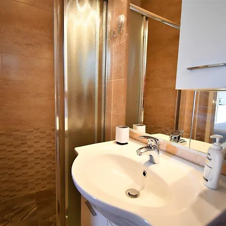 1 Apartament